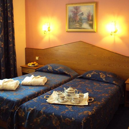Astoria Hotel Traditional Комотини Экстерьер фото