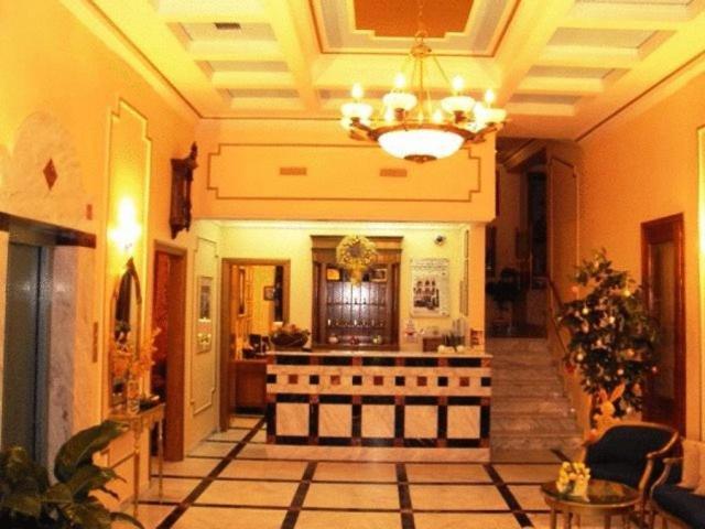 Astoria Hotel Traditional Комотини Экстерьер фото