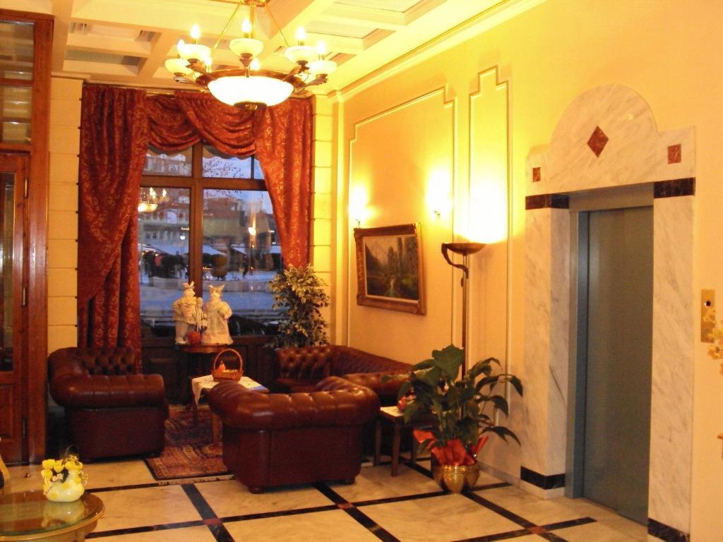 Astoria Hotel Traditional Комотини Экстерьер фото